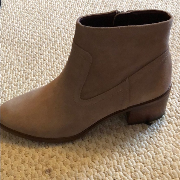 BCBGENERATION new tan booties size 9 - Picture 4 of 4